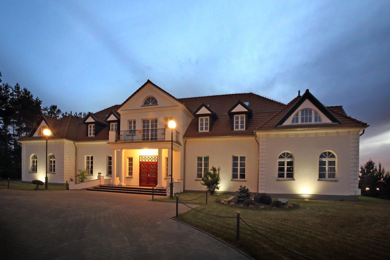 Palac I Folwark Nemino Sierakowice  Экстерьер фото