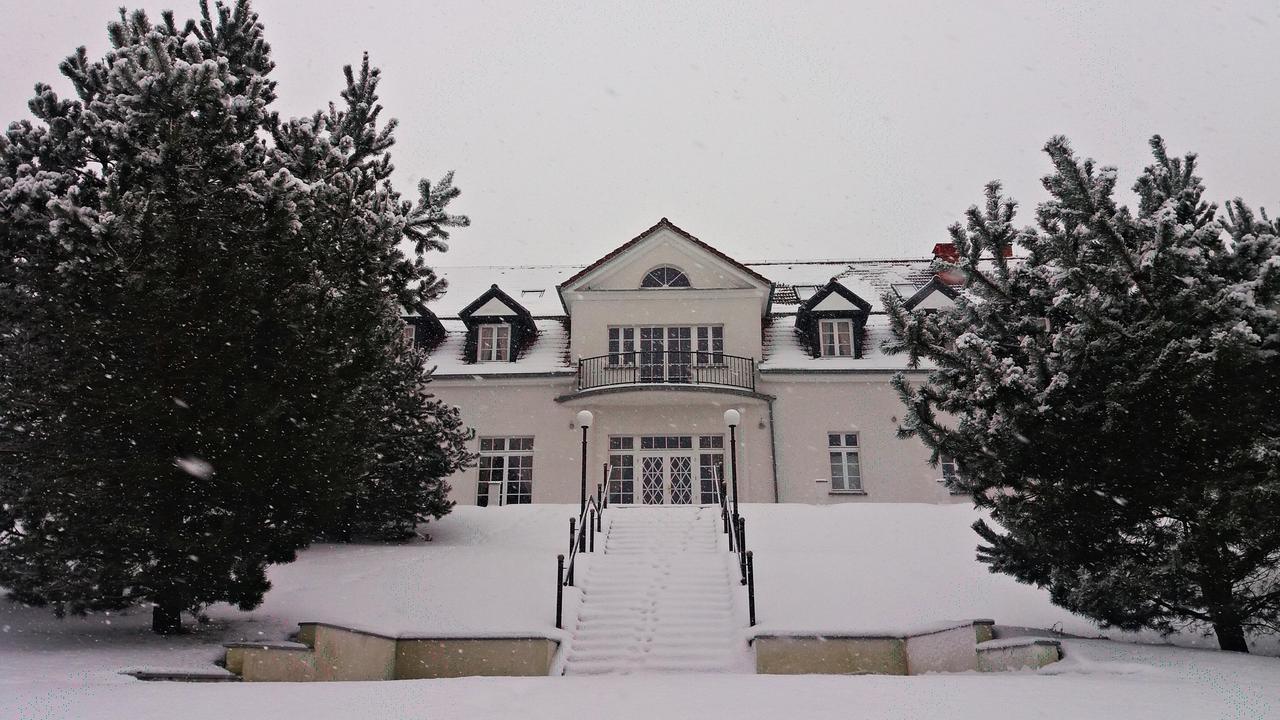 Palac I Folwark Nemino Sierakowice  Экстерьер фото