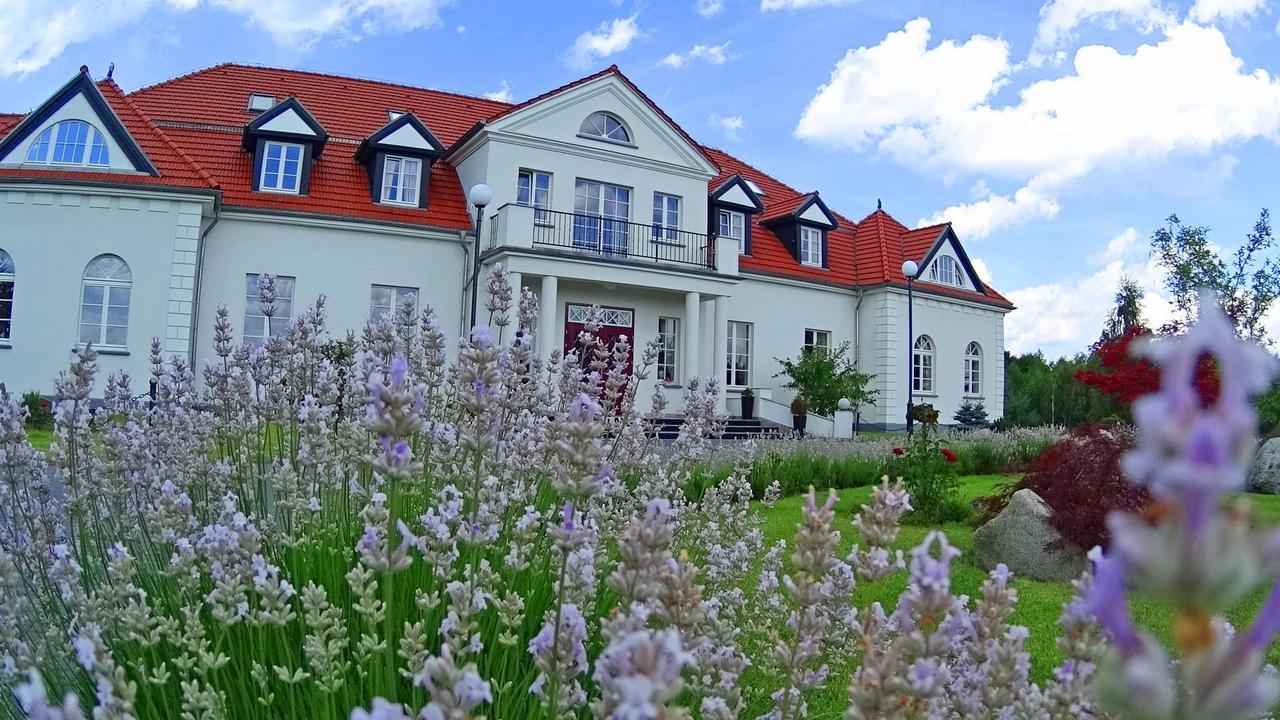 Palac I Folwark Nemino Sierakowice  Экстерьер фото