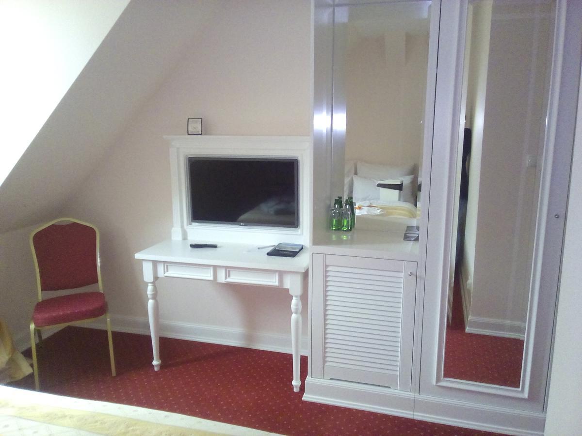 Palac I Folwark Nemino Sierakowice  Экстерьер фото